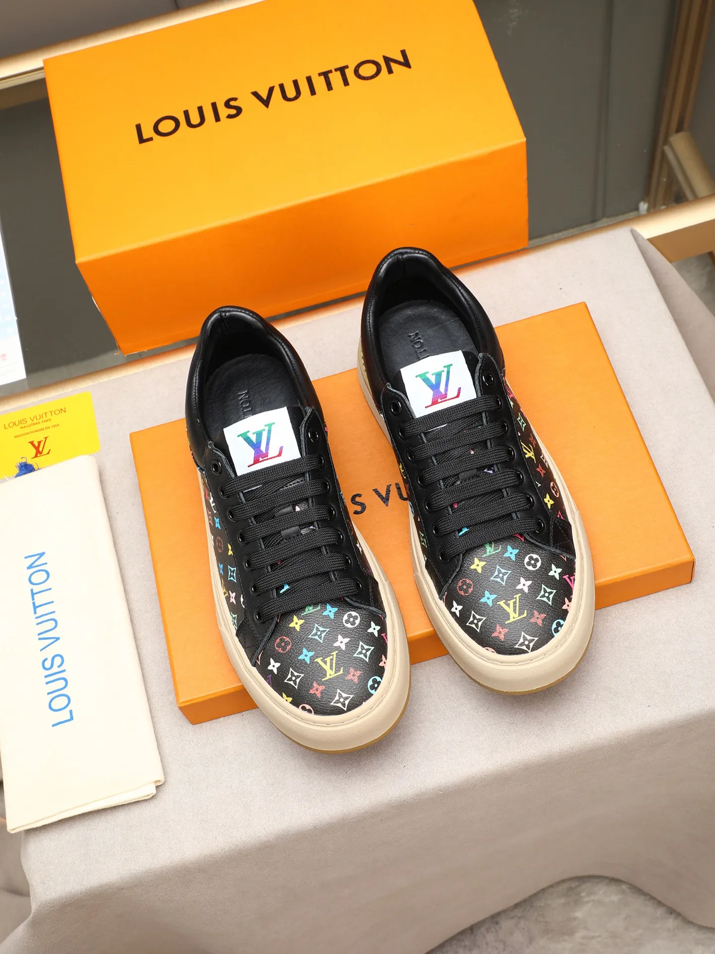 Mainly recommended model 👍👍👍P400 LOUIS VUITTON [Luden Yiwei] - LV upper imported first-layer cowhide combined with LV classic materials 🇩🇪 imported leather lining ➕ non-slip and wear-resistant outsole. Every man's identity is reflected in his elegant and stable upper shoes🚶🏻🚶🏻📯 No matter the wind or rain, the shoe last remains unchanged and can stand the test of time🔍️. ——Code number: 38-44 (45 can be customized)
